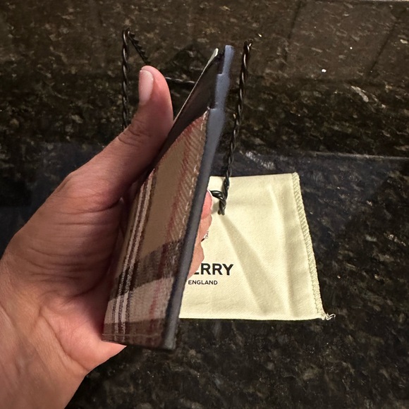 Burberry Card Holder with Dustbag Brand New - Picture 10 of 10